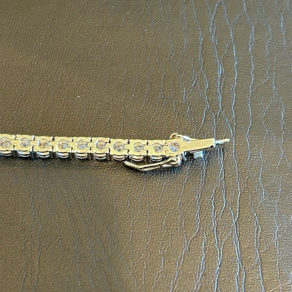Brand New 4mm 8 Inch Silver Tennis Bracelet VVS1 Moissanite - Picture 6 of 8